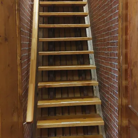 Hostel Livonia Matkamaja *
