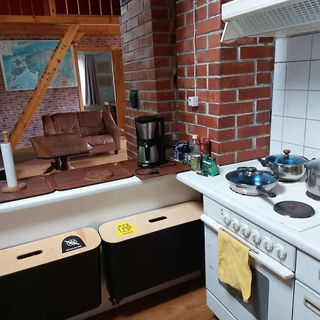 Livonia Matkamaja *