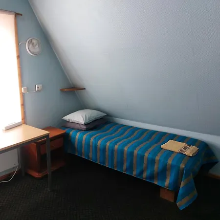 Livonia Matkamaja Hostel, * Kilingi-Nomme