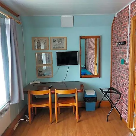 Livonia Matkamaja Hostel, *