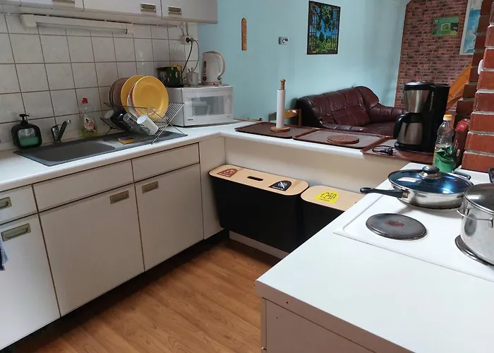 Livonia Matkamaja Hostel, * Kilingi-Nomme