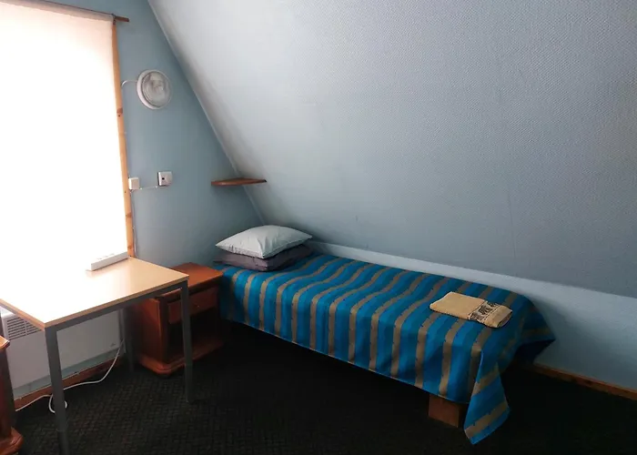 Livonia Matkamaja Hostel, * Kilingi-Nomme