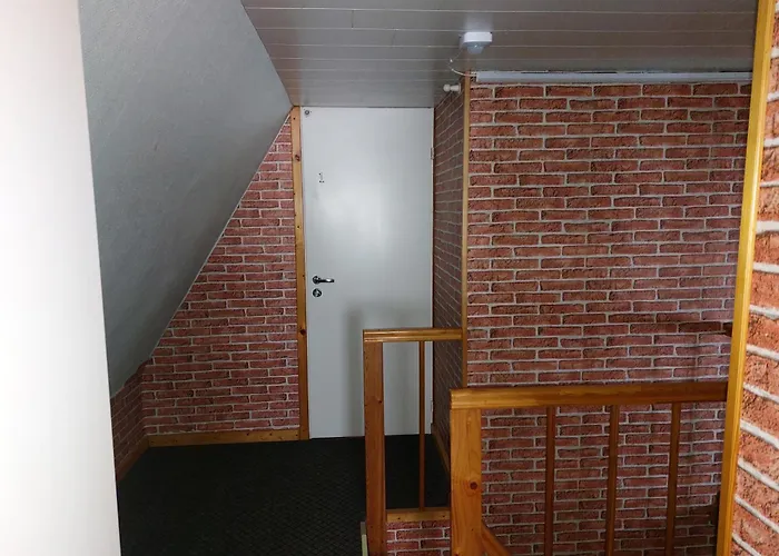 Livonia Matkamaja Hostel, * Kilingi-Nomme